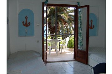 Grecia Privát Lygia, Esterno